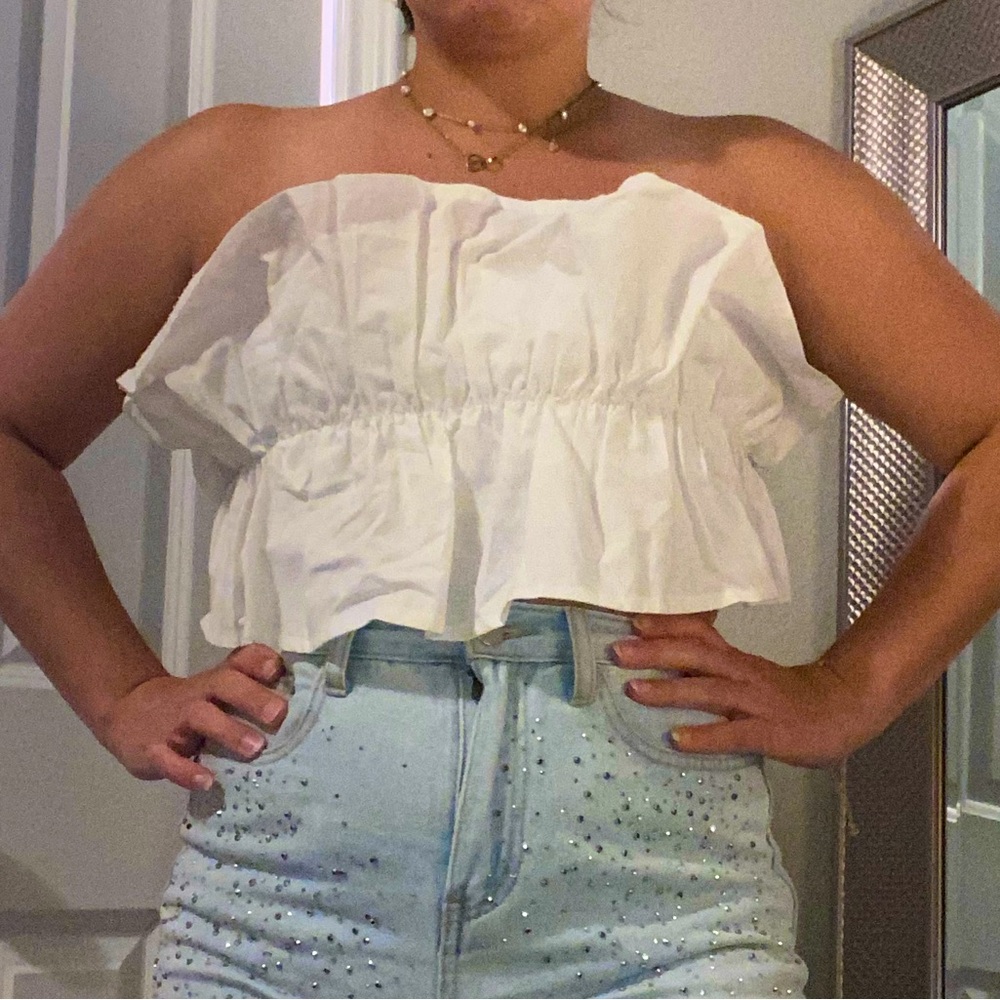 White ruffle crop top tube top